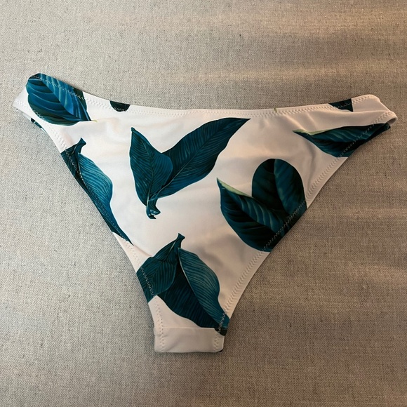 Cupshe bikini | Leaf pattern | - Picture 7 of 7